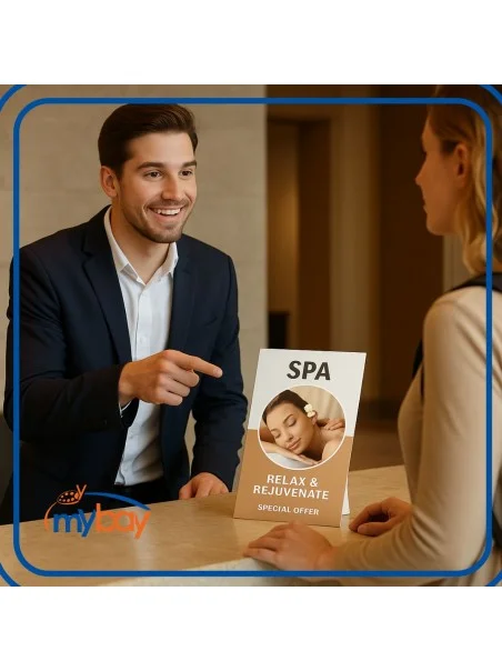 Totem in cartone bianco autoportante